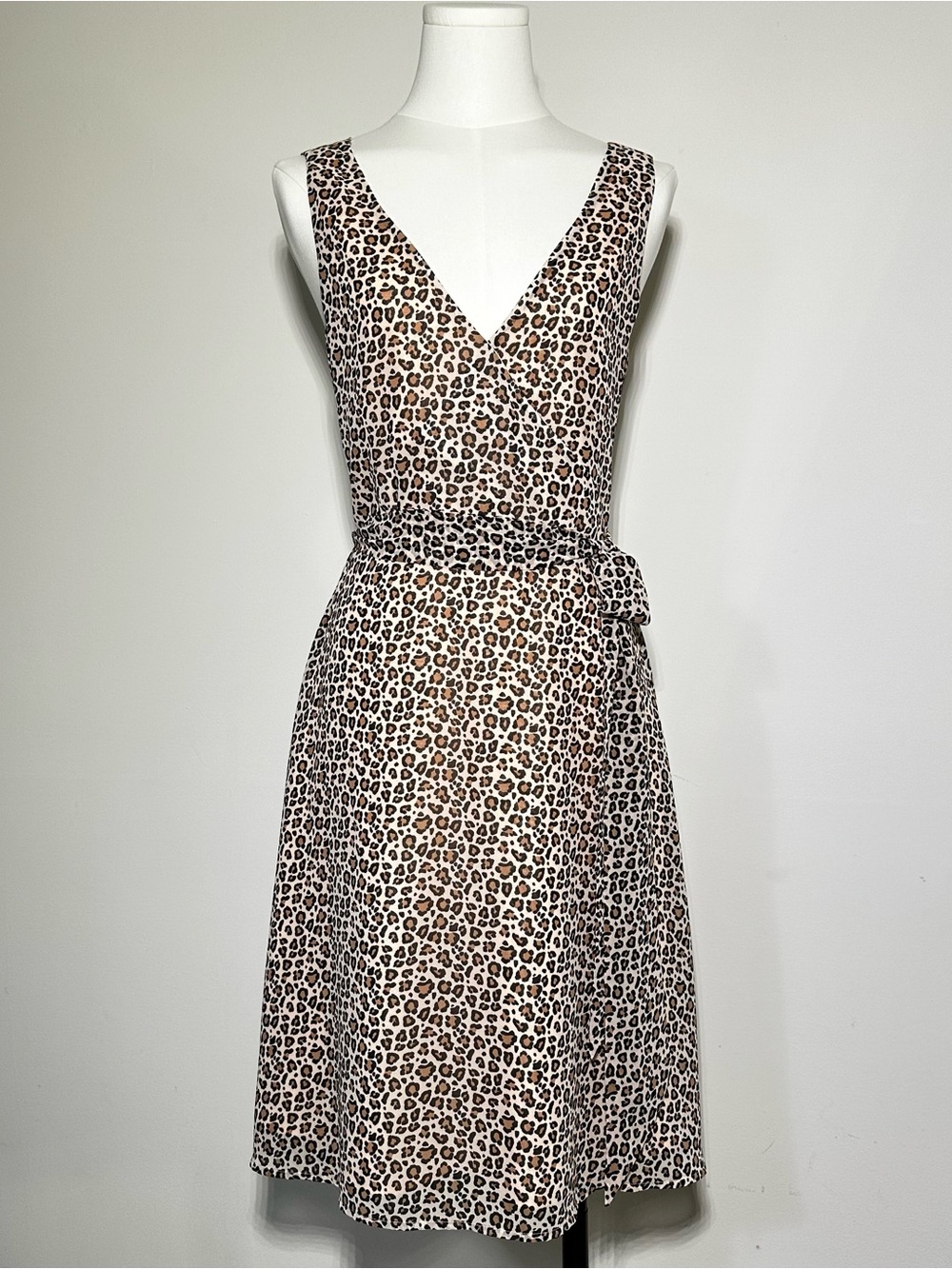 Leopard Print Sleeveless V-Neck Midi Dress with Self-Tie Waist - Brown/Black
